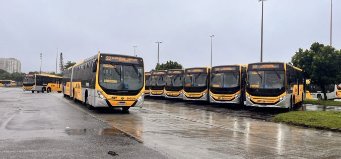 Prefeitura entrega mais 40 novos ônibus do BRT para a população carioca